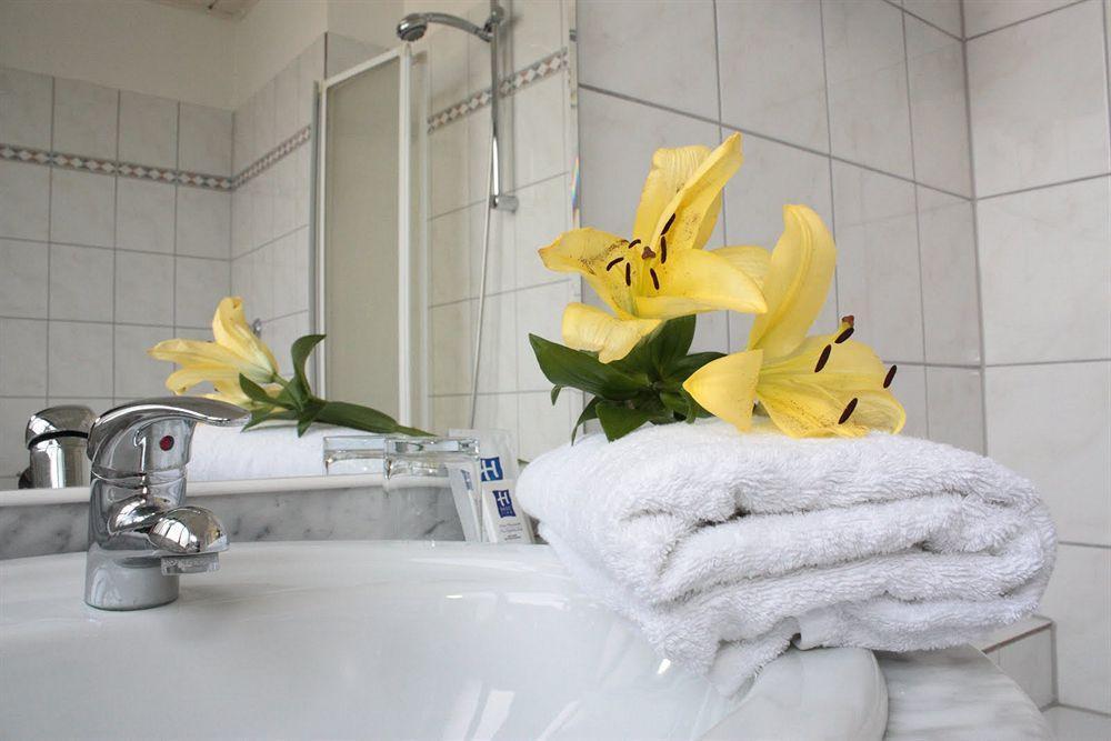Hotel Mainbogen Оффенбах Экстерьер фото