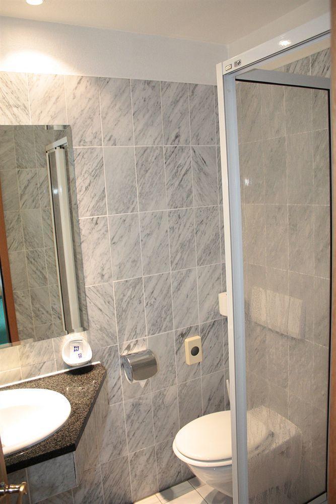 Hotel Mainbogen Оффенбах Экстерьер фото
