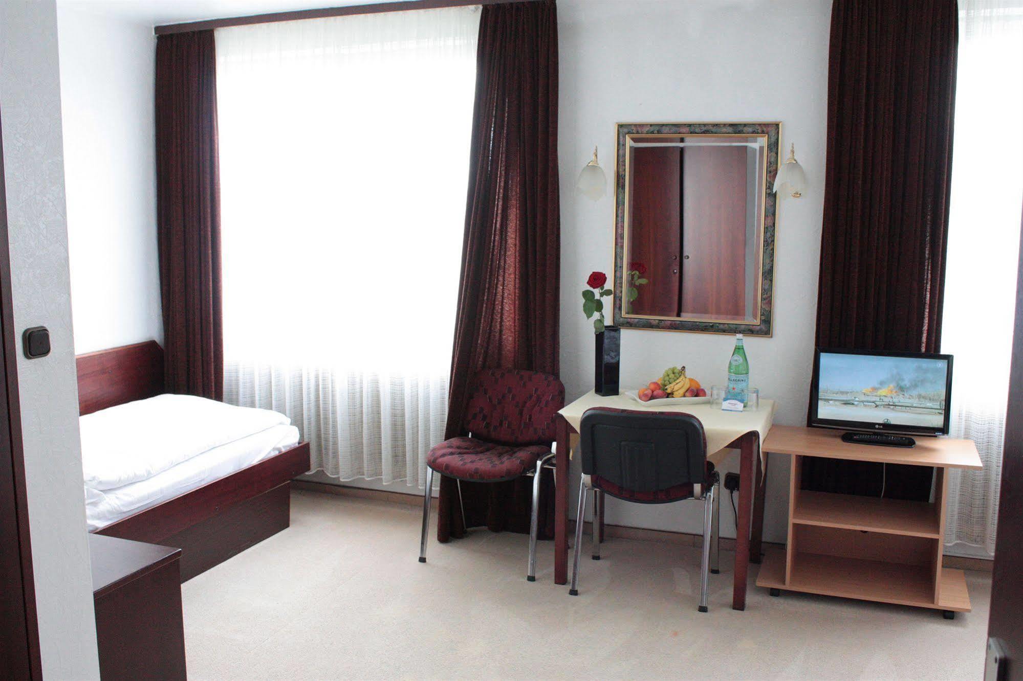 Hotel Mainbogen Оффенбах Экстерьер фото