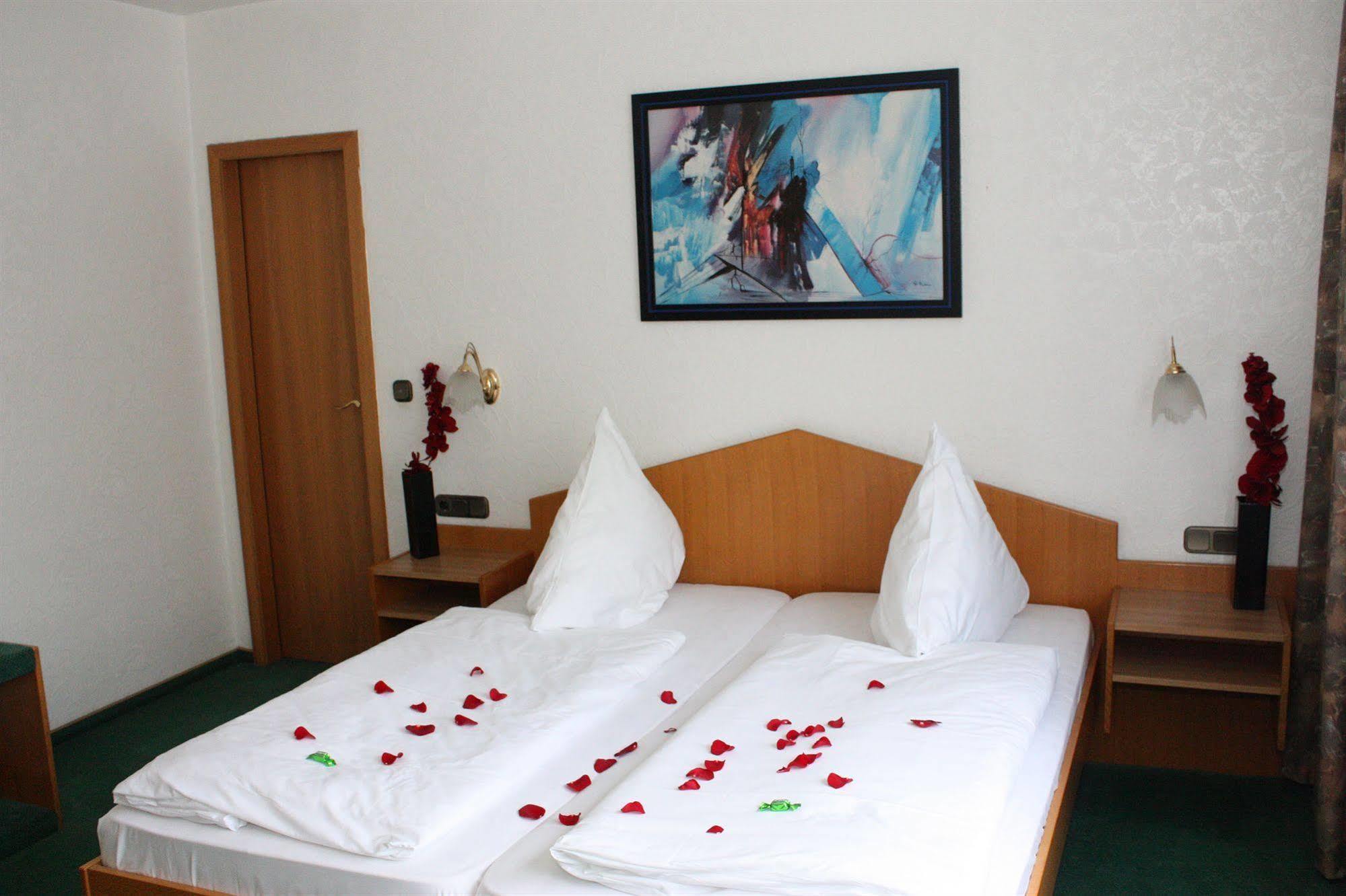 Hotel Mainbogen Оффенбах Экстерьер фото