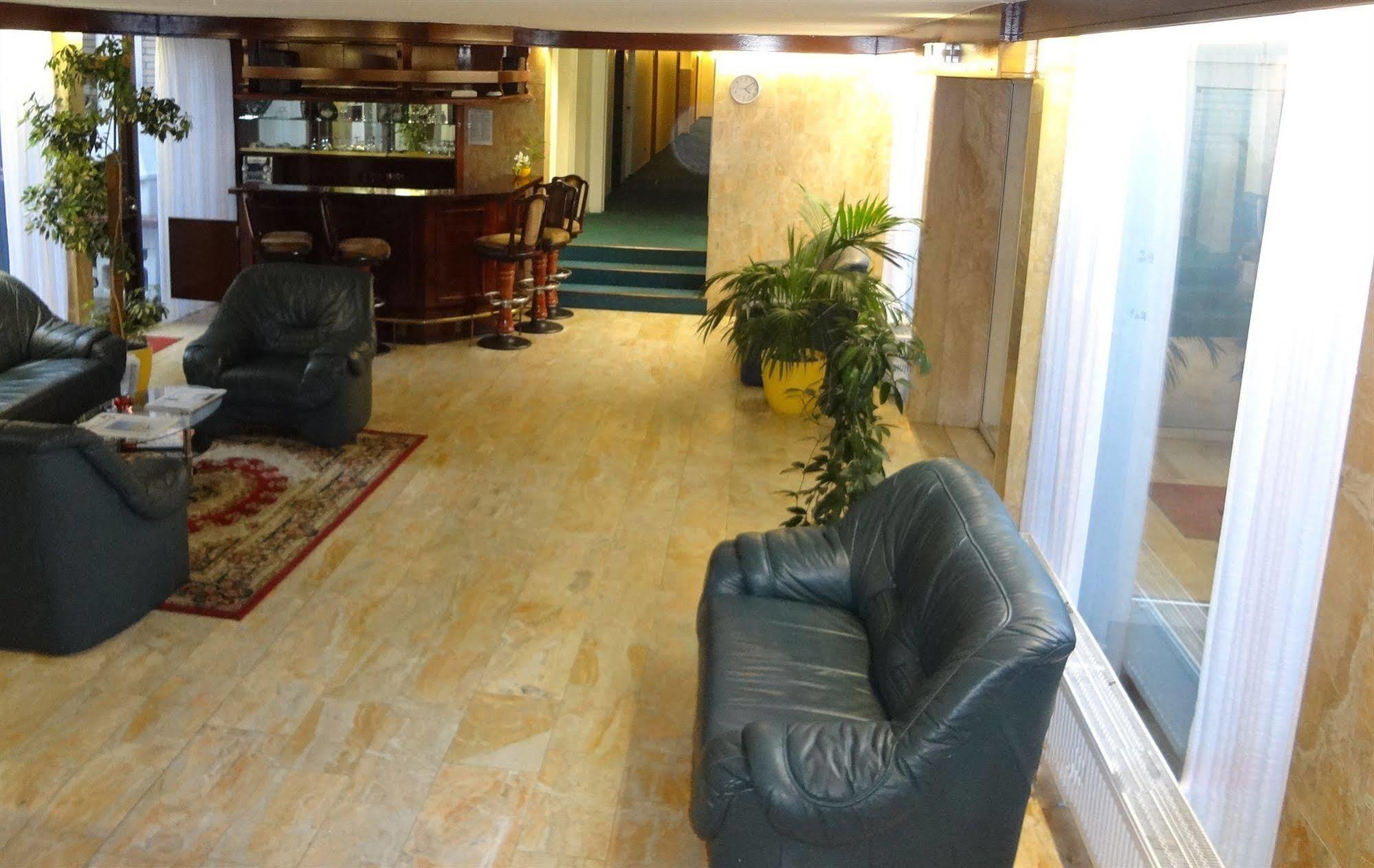Hotel Mainbogen Оффенбах Экстерьер фото