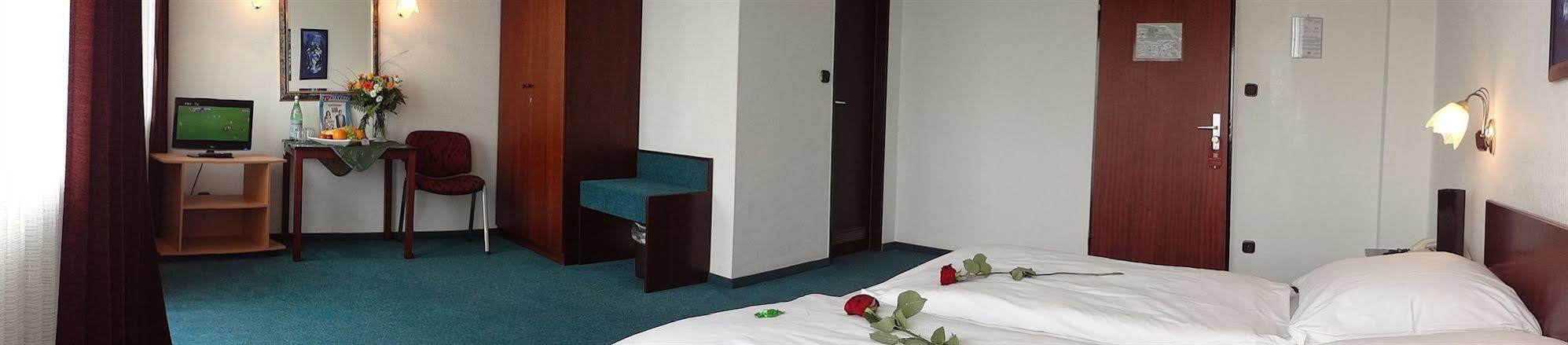 Hotel Mainbogen Оффенбах Экстерьер фото