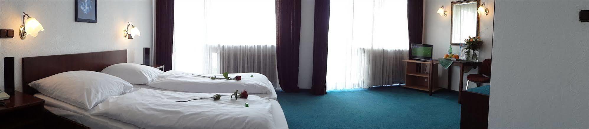 Hotel Mainbogen Оффенбах Экстерьер фото