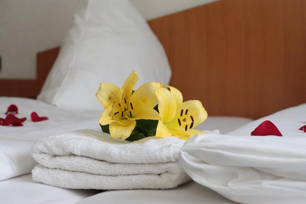 Hotel Mainbogen Оффенбах Экстерьер фото