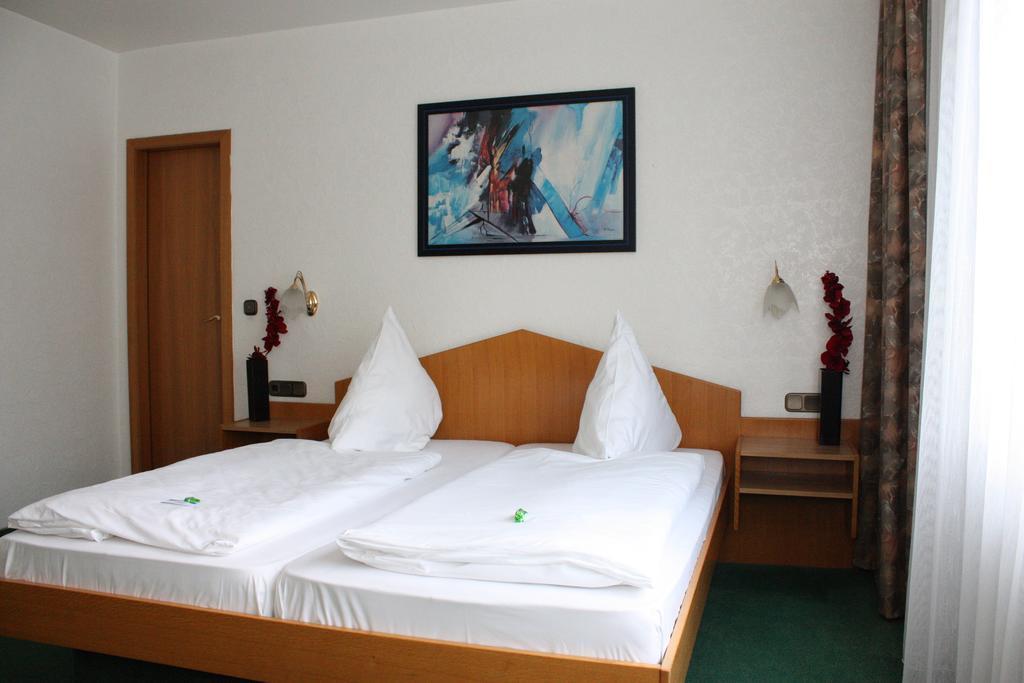 Hotel Mainbogen Оффенбах Экстерьер фото