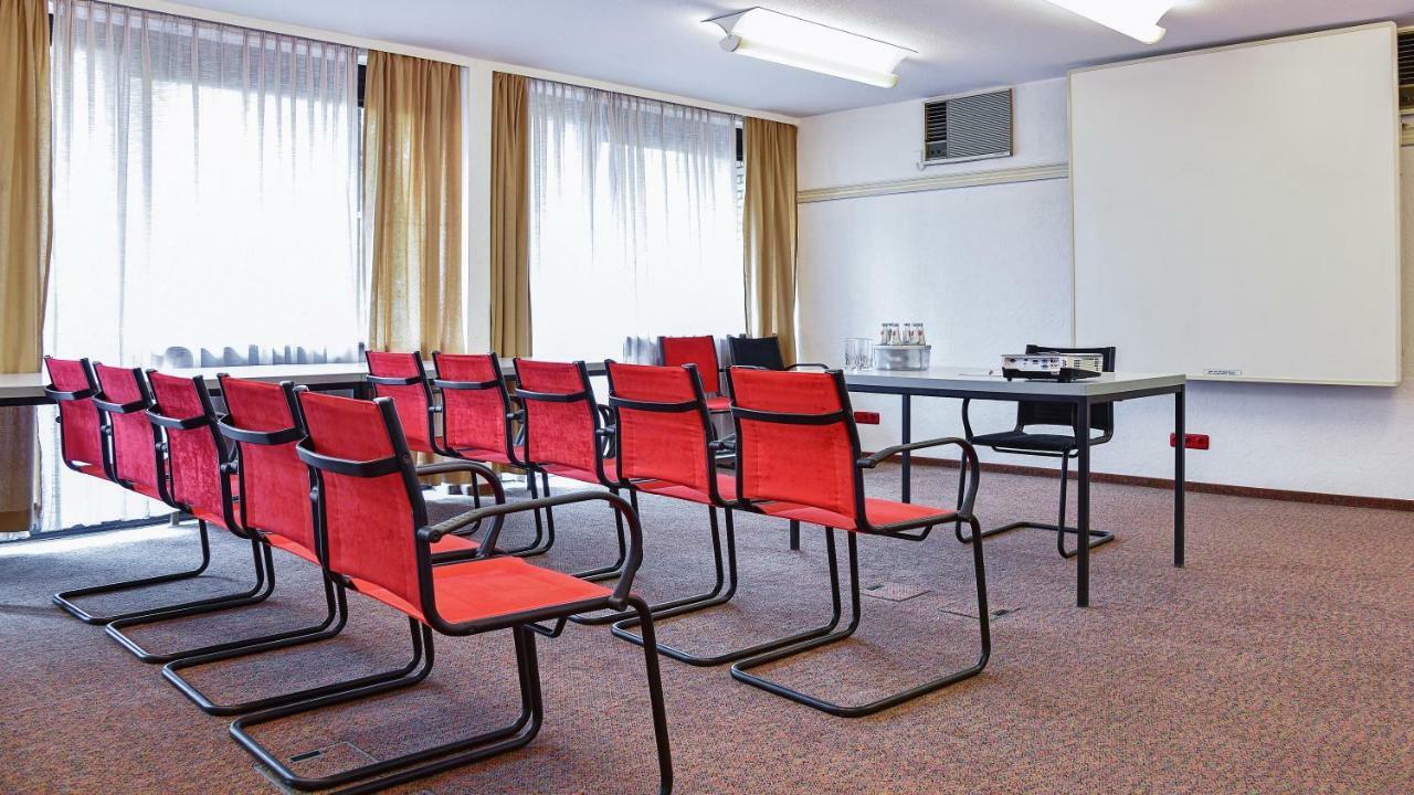 Hotel Mainbogen Оффенбах Экстерьер фото