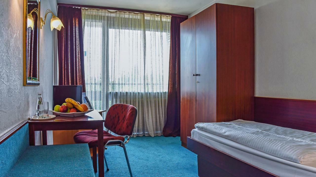 Hotel Mainbogen Оффенбах Экстерьер фото